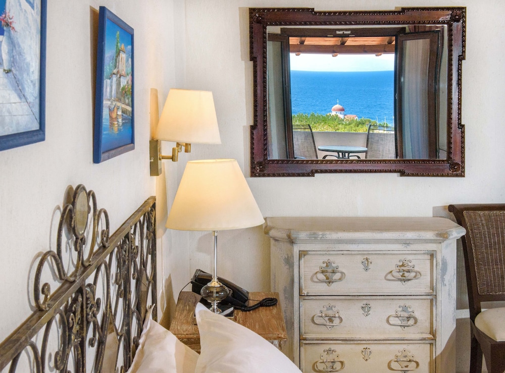Leandros Hotel 15/50