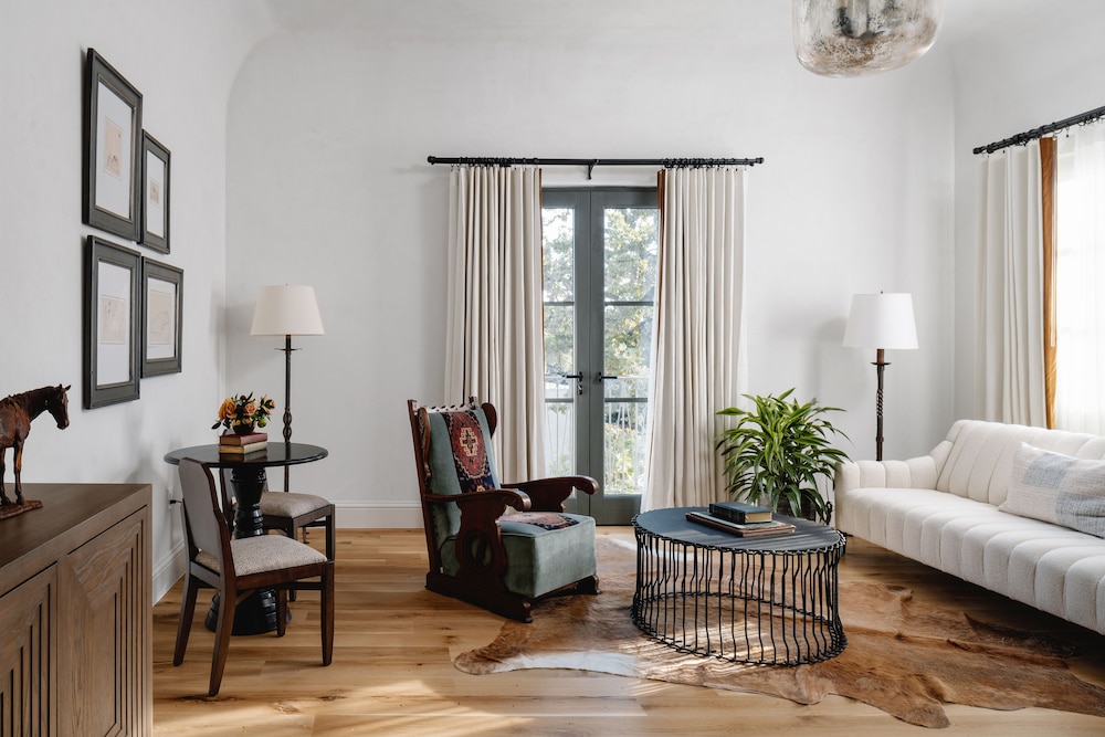 Commodore Perry Estate, Auberge Resorts Collection 33/68