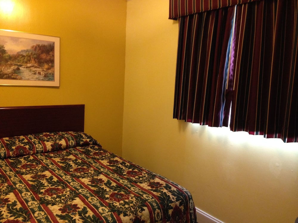 Deluxe, Single, Double Bed