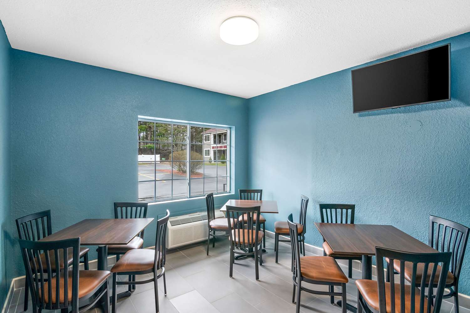 restaurant cafeteria