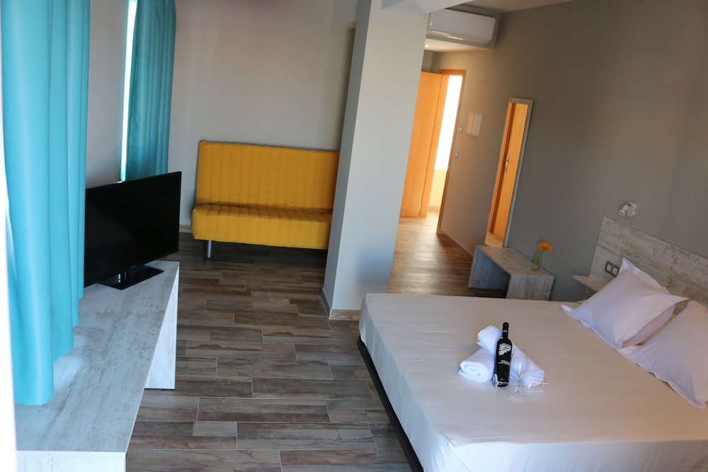 Te Mana Hotel 14/38