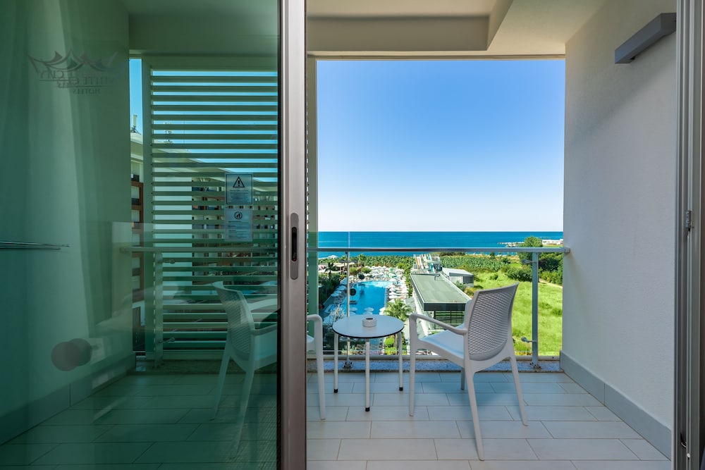 White City Resort 32/80
