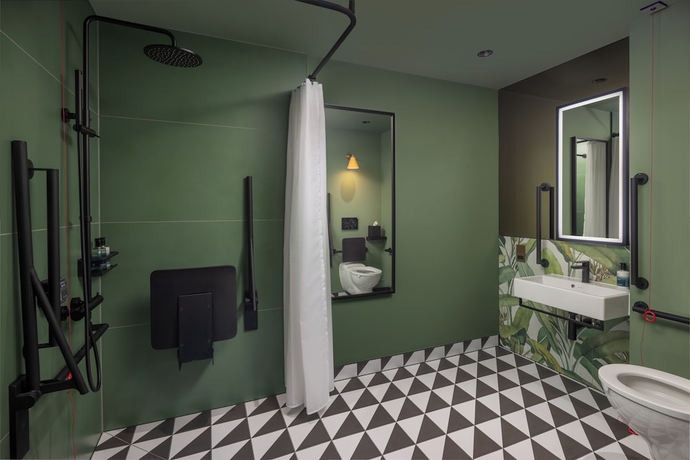 غرفة كلاسيكية بسرير مزدوج لذوي الإعاقة، Seraphine Kensington Olympia Hotel Ex Best Western Plus Kensington Olympia 4/4