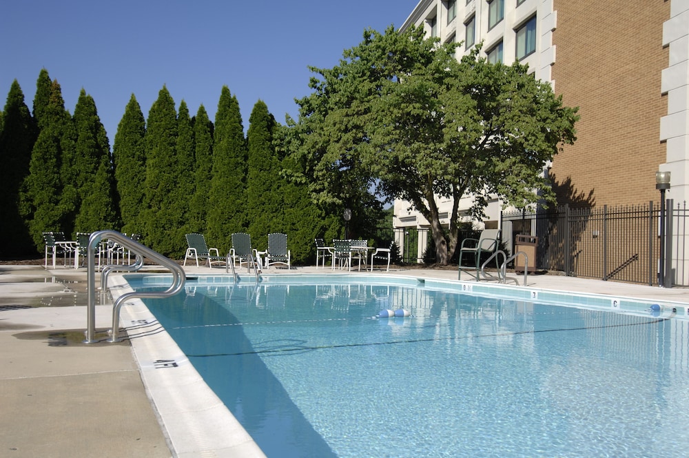 Best Western Premier Rockville Hotel & Suites 17/38