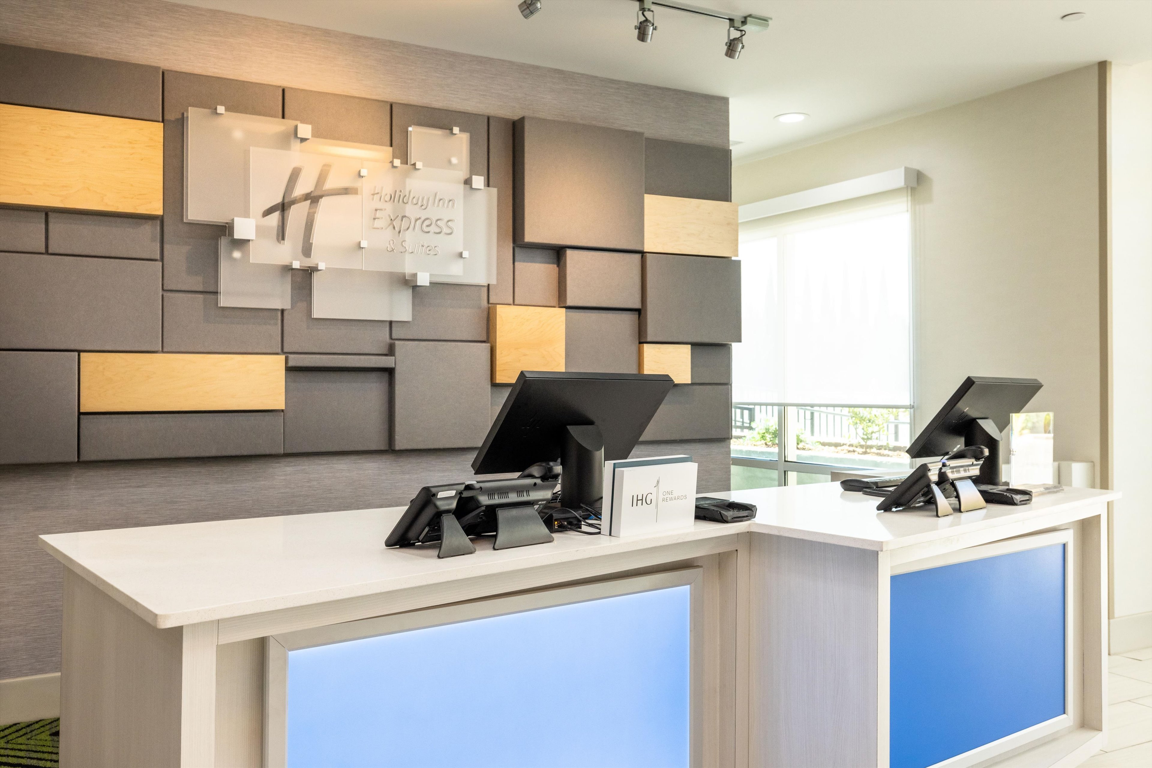 HOLIDAY INN EXPRESS AND SUITES SAN JOSE SILICON VALLEY 17/64