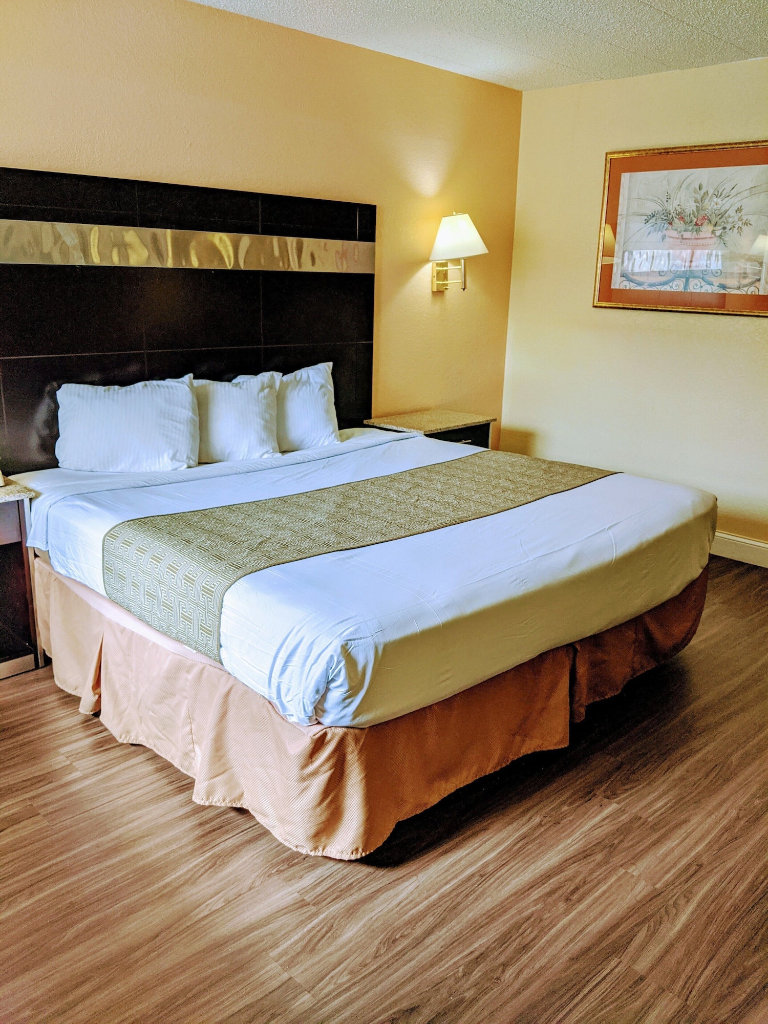 BASIC, SINGLE, KING BED
