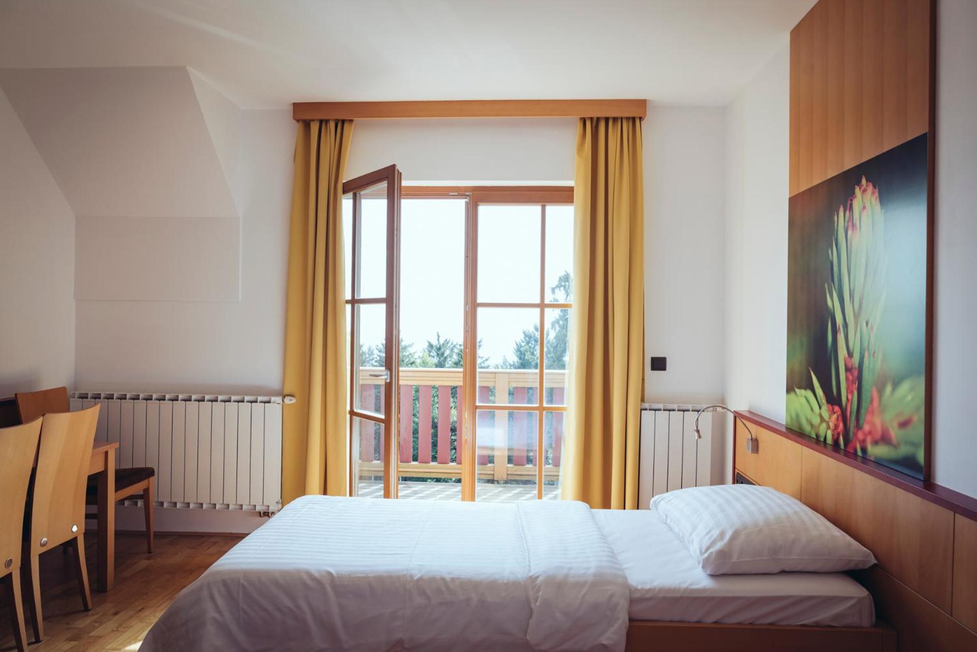 غرفة بسريرين منفصلين بشرفة، HOTEL VIDEC 5/10