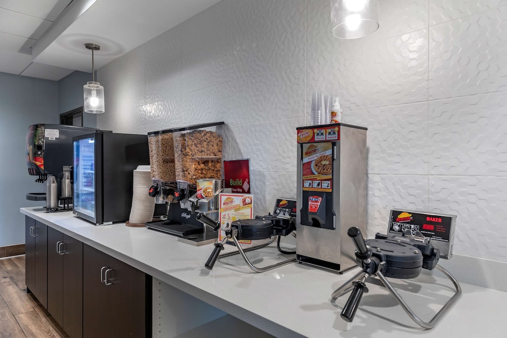 Best Western Plus Coachella Valley Inn & Suites 55/58