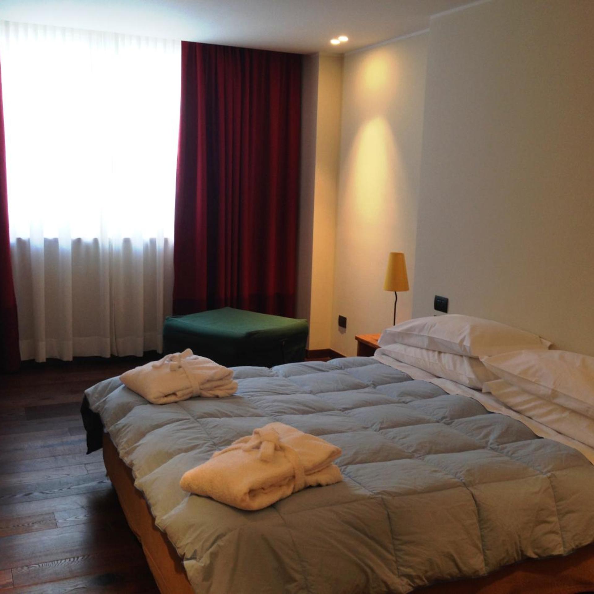 Dufour Hotel 12/42