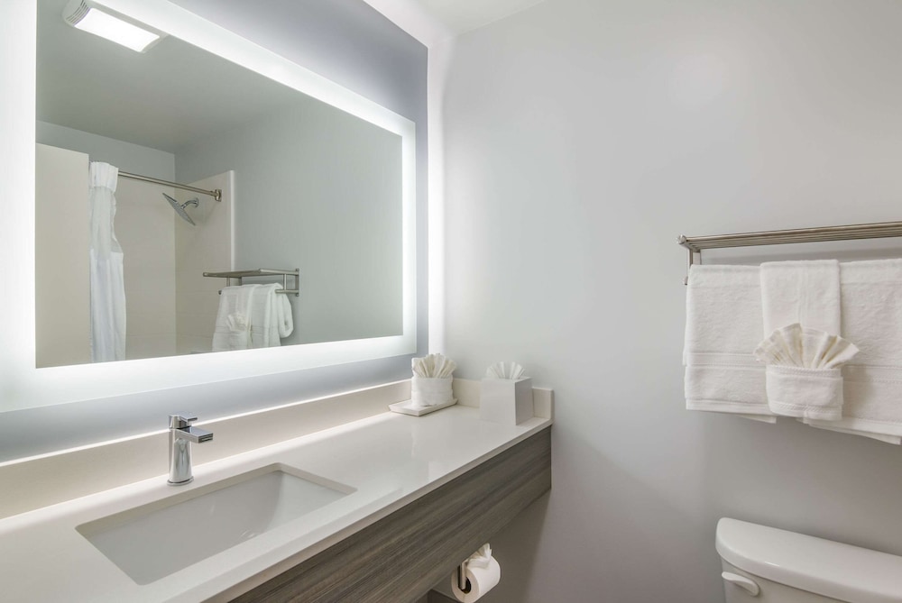 Hourglass Hotel, Trademark Collection by Wyndham 16/60