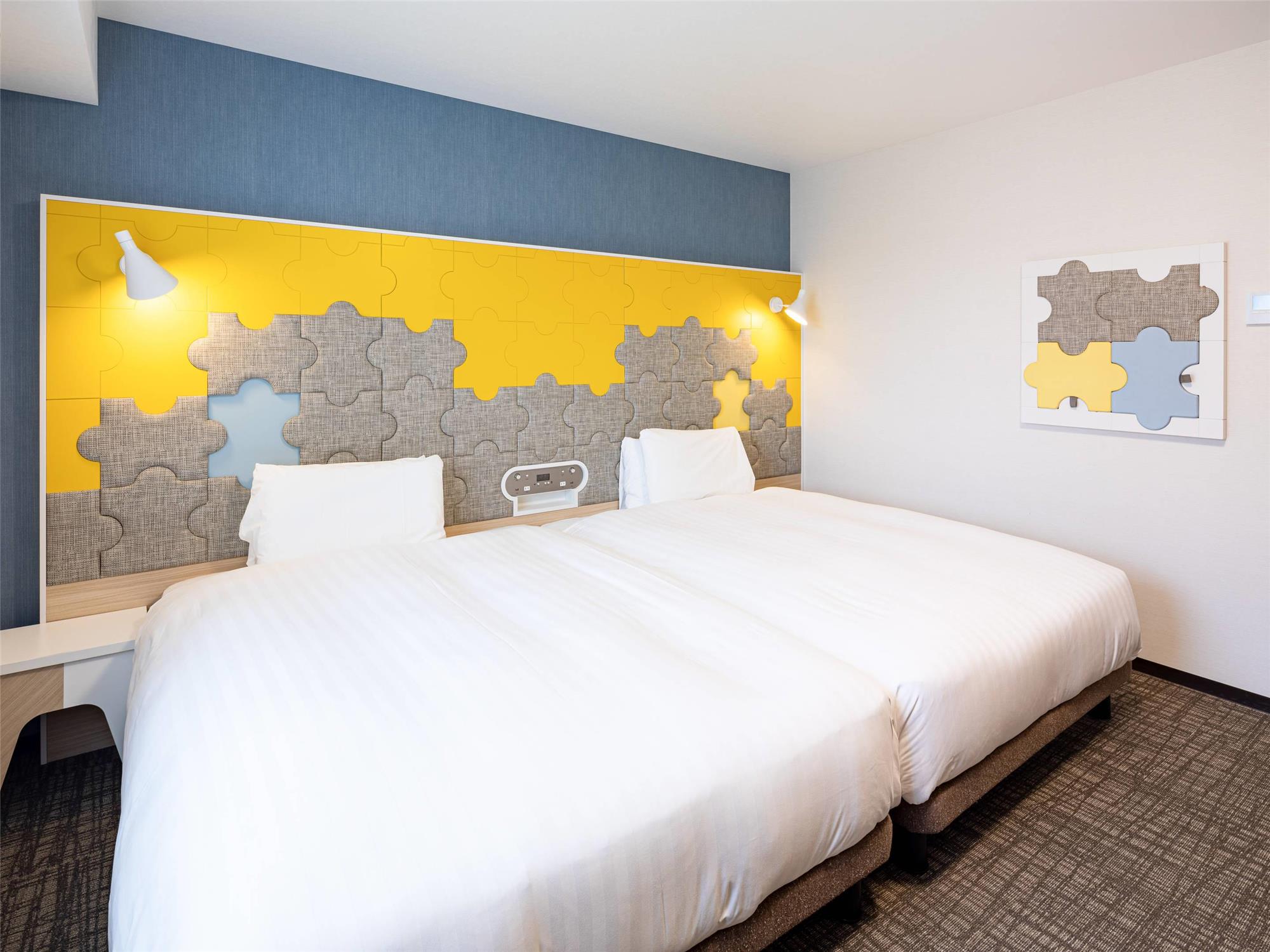 ROOM, 2 DOUBLE BEDS