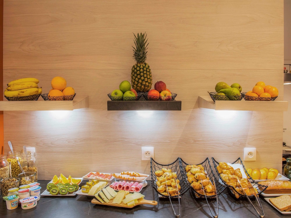 Mercure Paris Pont de Levallois Neuilly 40/43