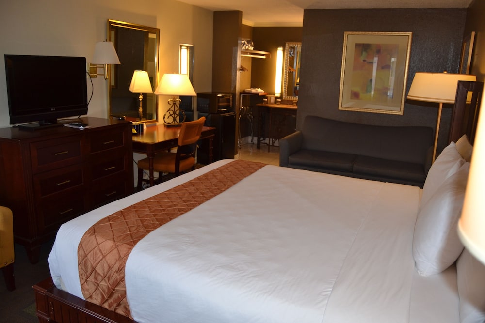 Cascades Inn 14/70