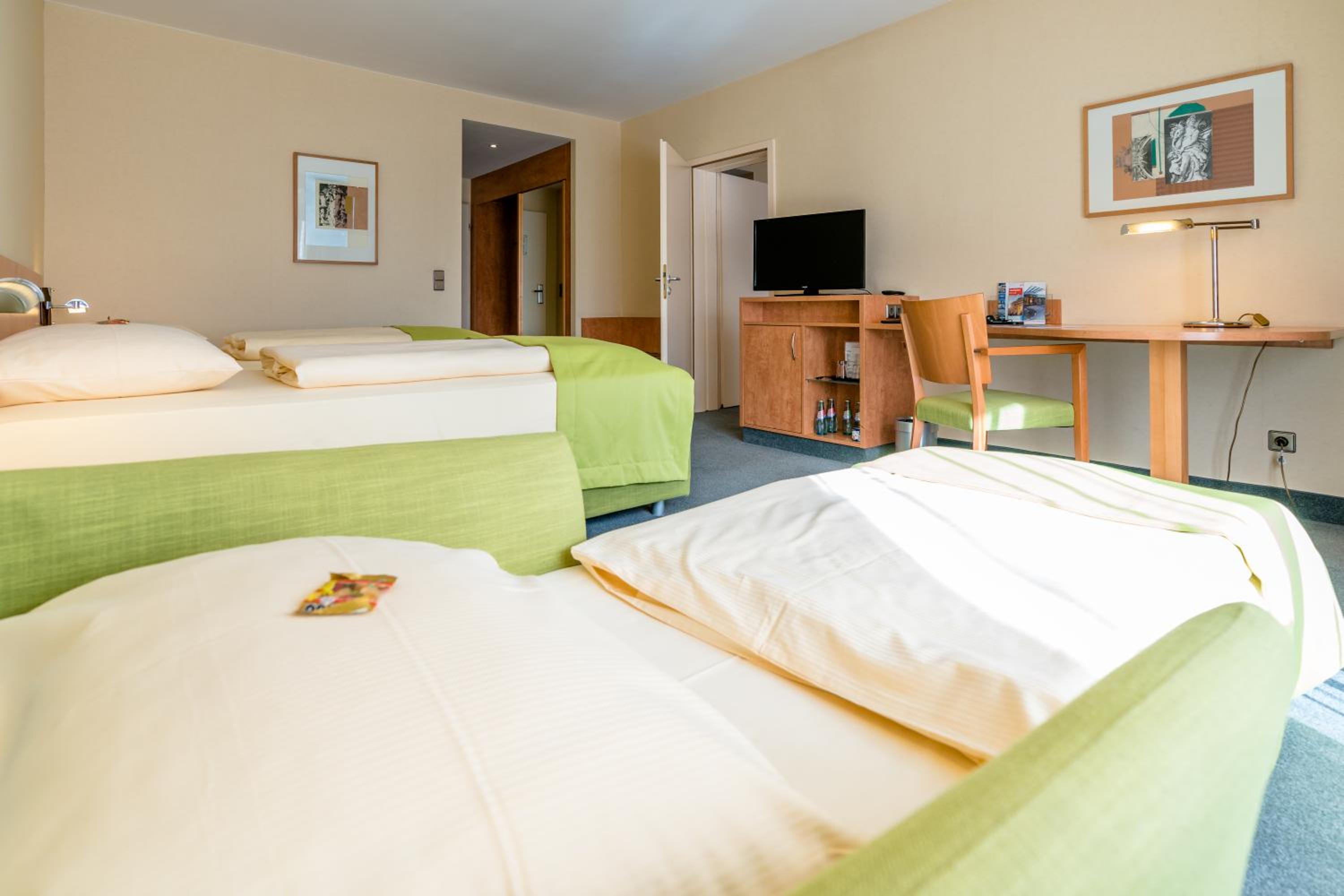 Schlosspark Hotel 16/50