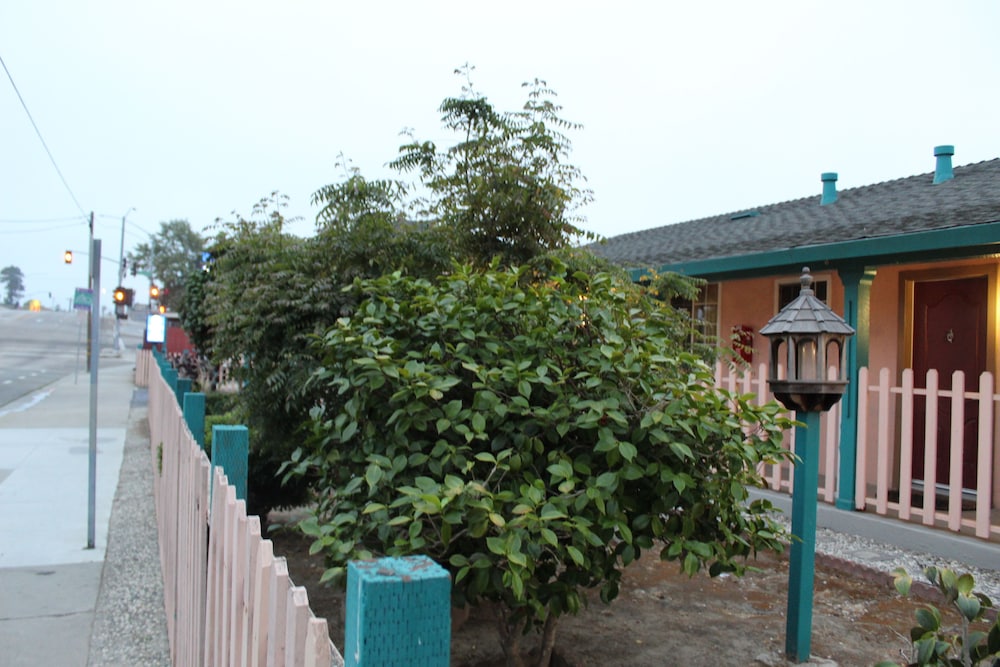 Riverside Inn & Suites Santa Cruz 42/56
