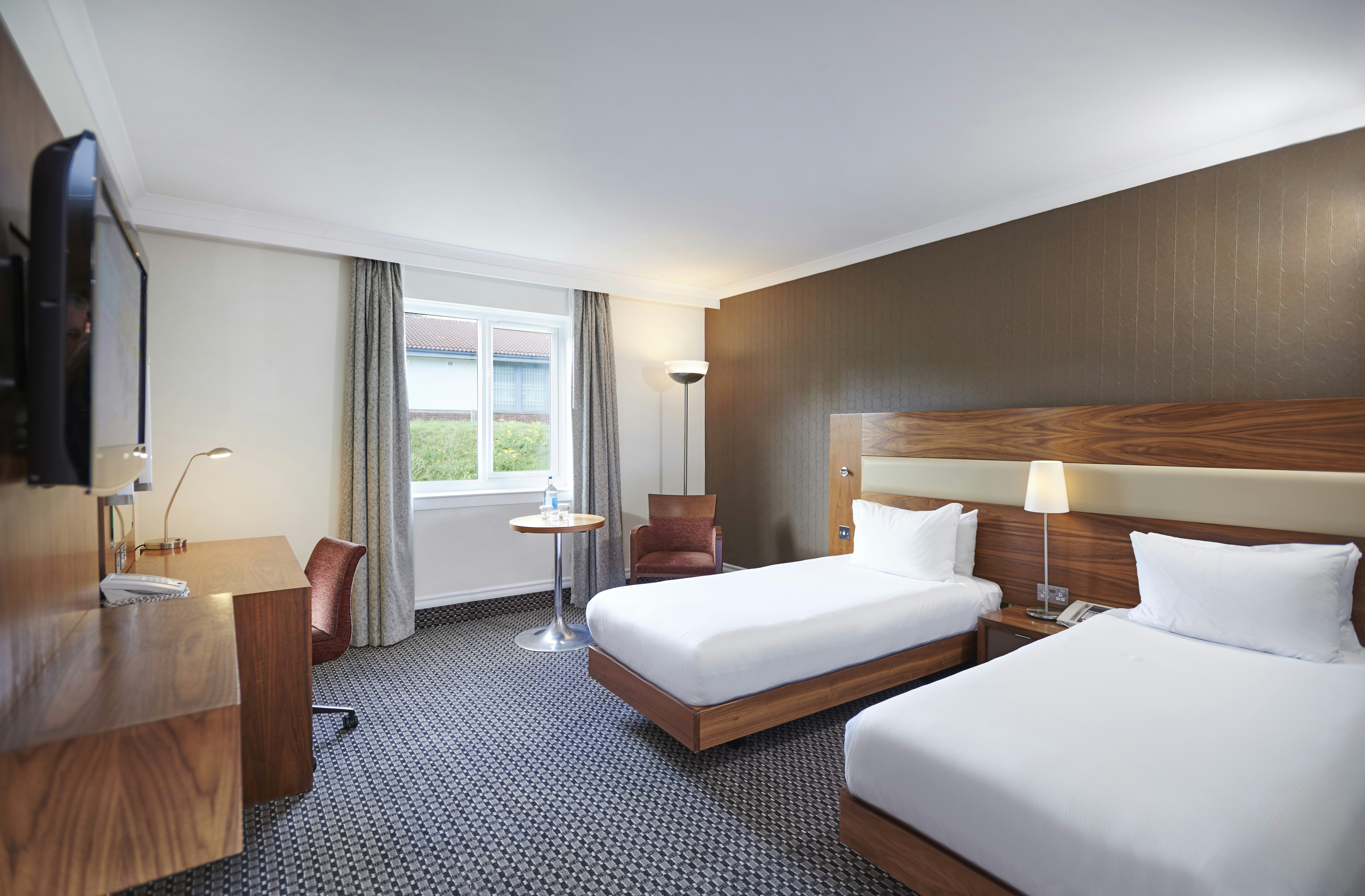 GUEST ROOM, TWIN BEDS