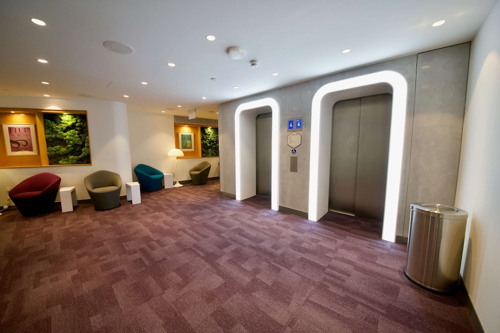 Yotelair Singapore Changi Airport 7/51