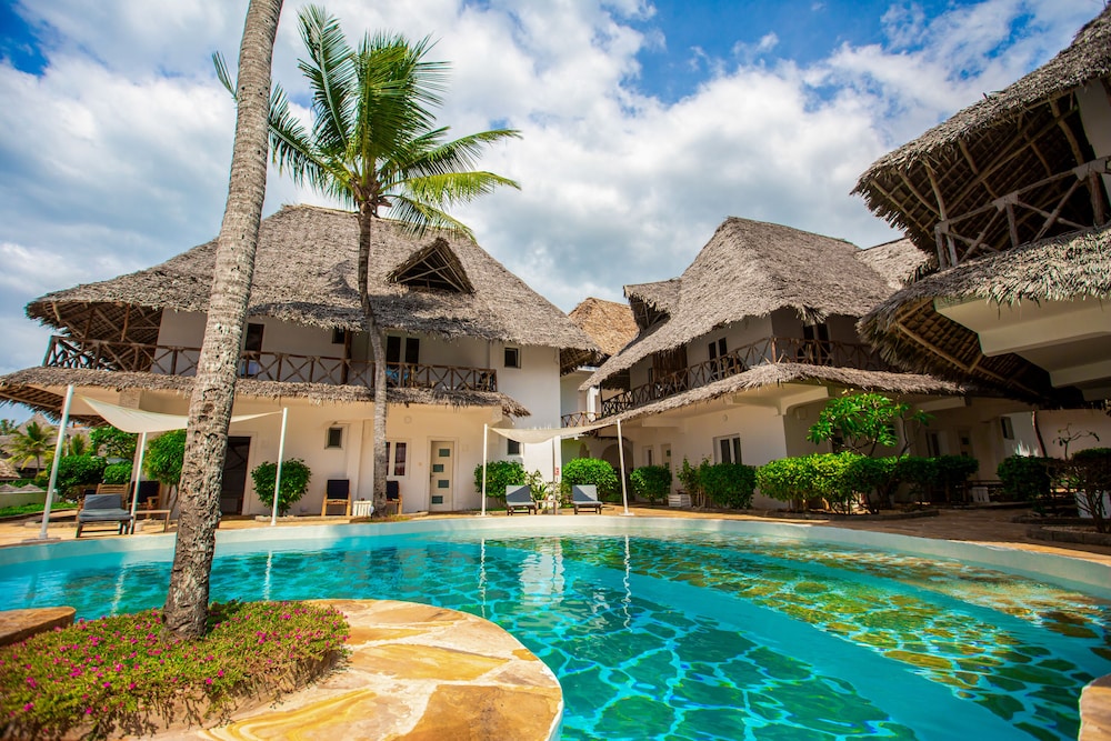 AHG Dreams Bay Beach Hotel - Adults Only 40/45