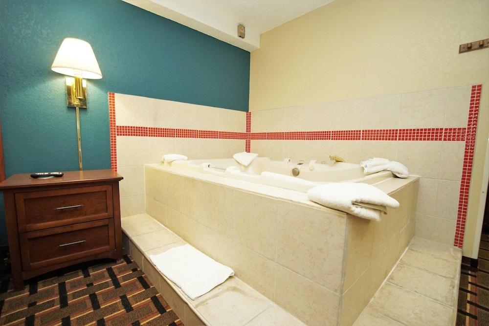 Faribault Hometown Inn & Suites 23/41
