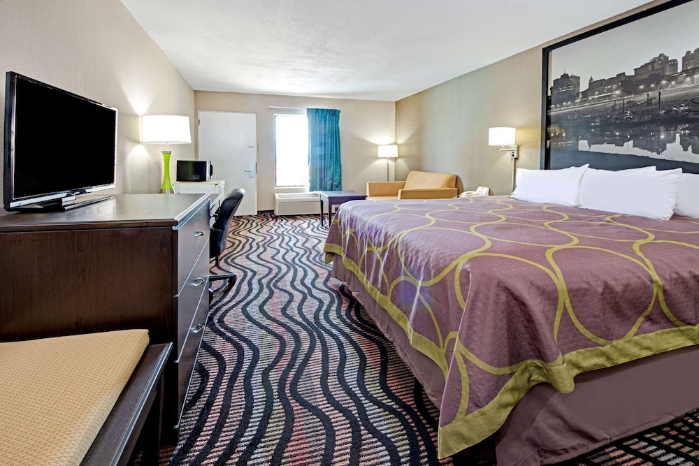 Super 8 by Wyndham Lakeland 17/41