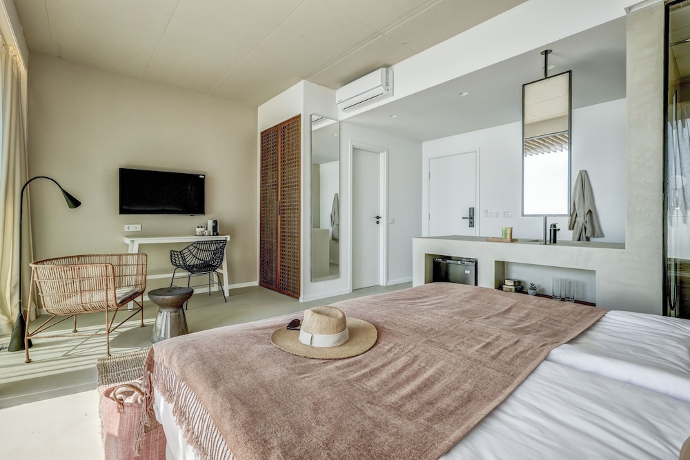 Umani Hotel & Beach 20/50