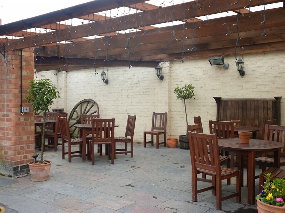 The Dixie Arms Hotel 14/22