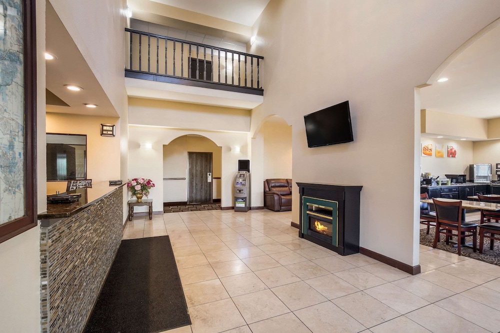 Quality Inn & Suites Caseyville - St. Louis 26/38