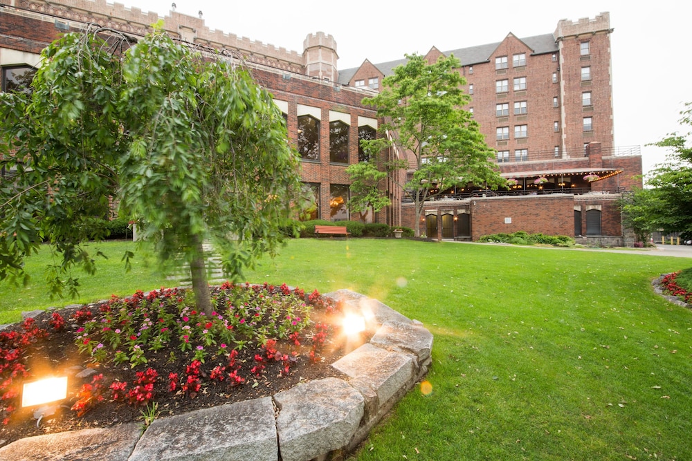 The Thayer Hotel At West Point 56/62