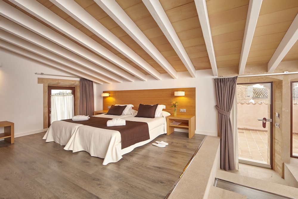 Bennoc Petit Hotel 30/80