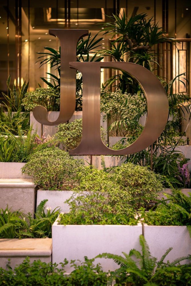 Le Jardin Hotel Haute Couture 71/76
