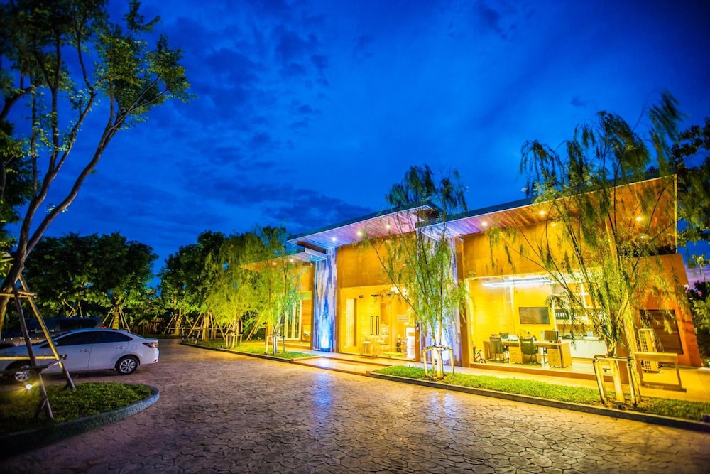 Arcadia Resort 8/38