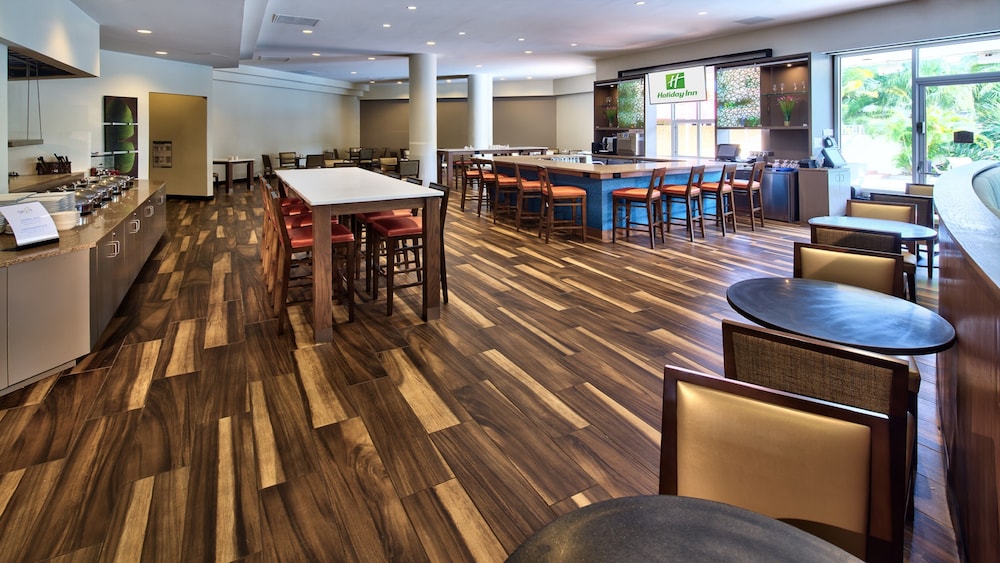Delta Hotels by Marriott West Palm Beach 18/27