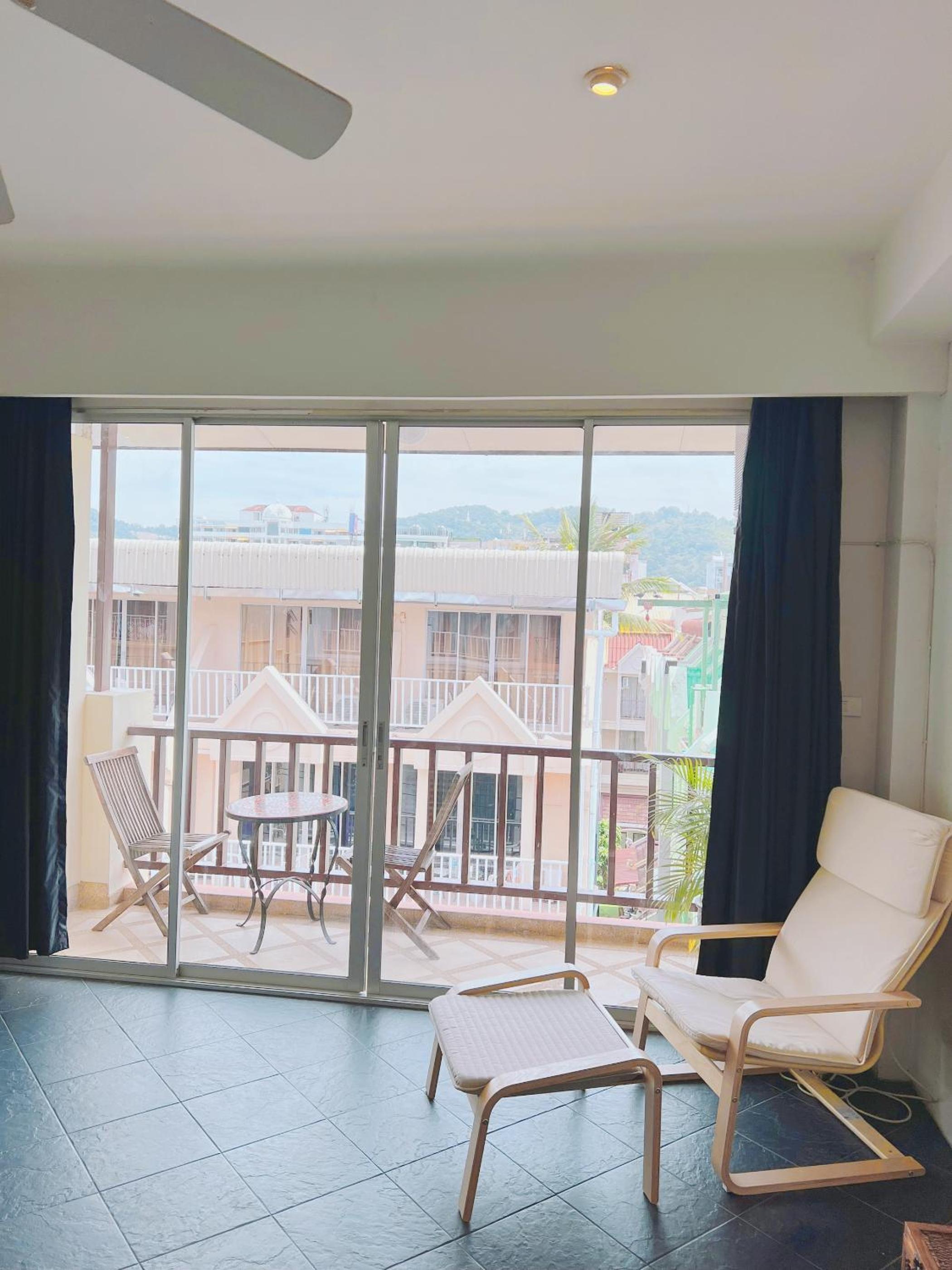 Patong Beach Side Hotel 25/50