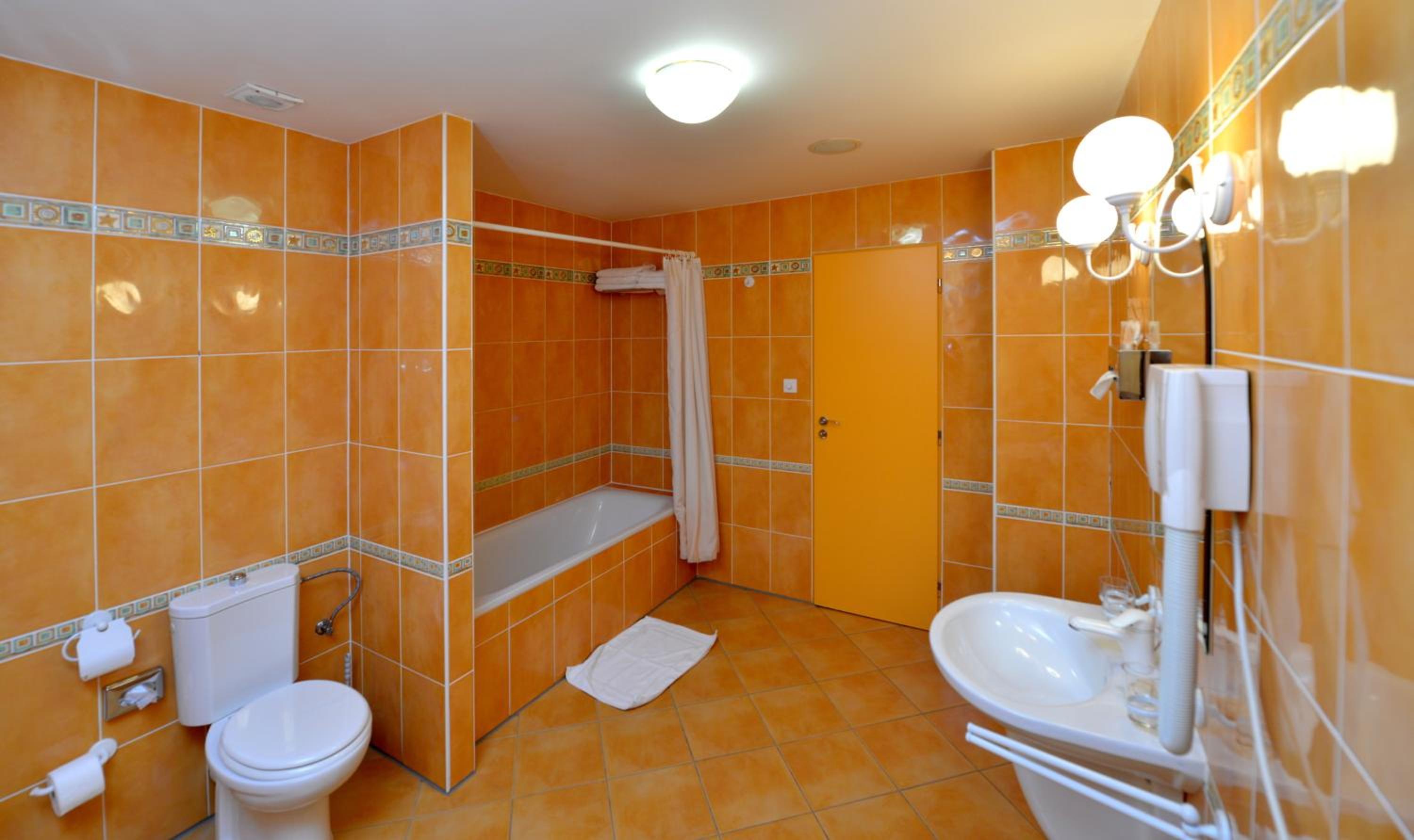 Hotel Dvorak 66/66