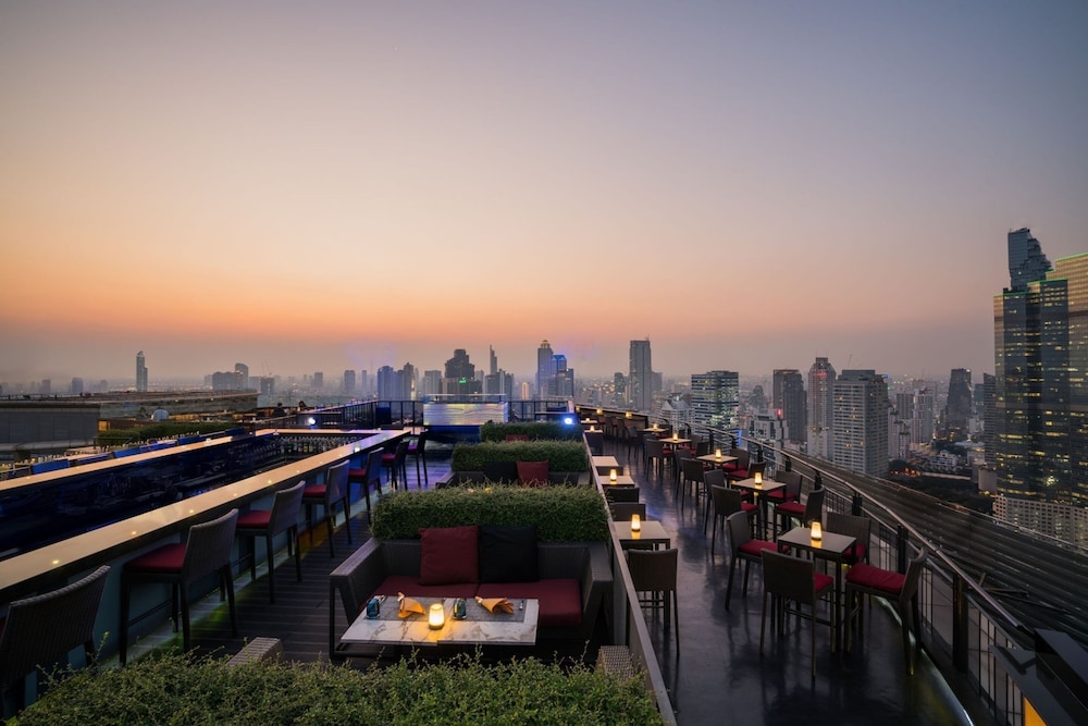 JC Kevin Sathorn Bangkok Hotel (ex. Anantara Sathorn Bangkok Hotel) 59/64