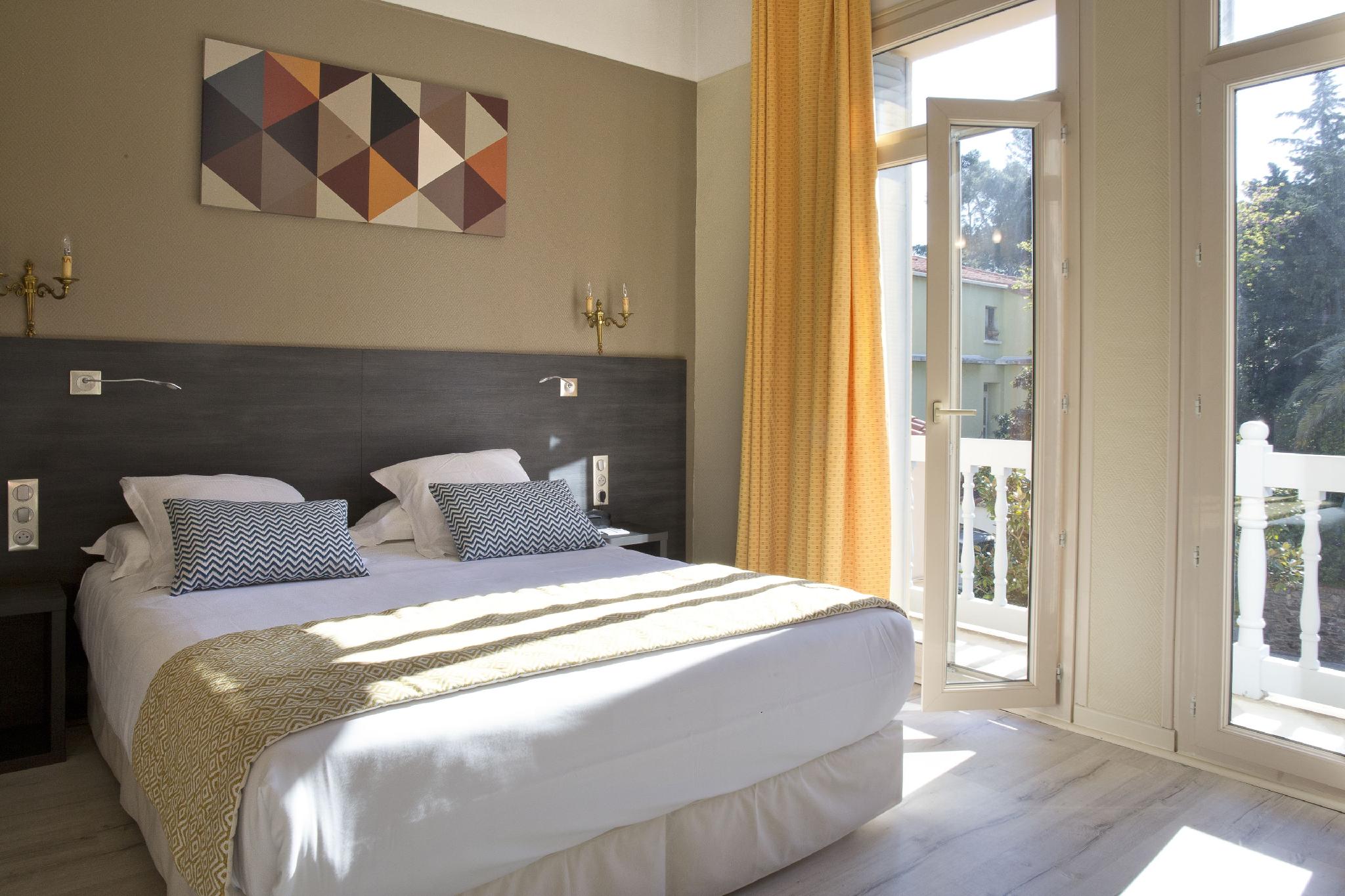 House, Double Bed
