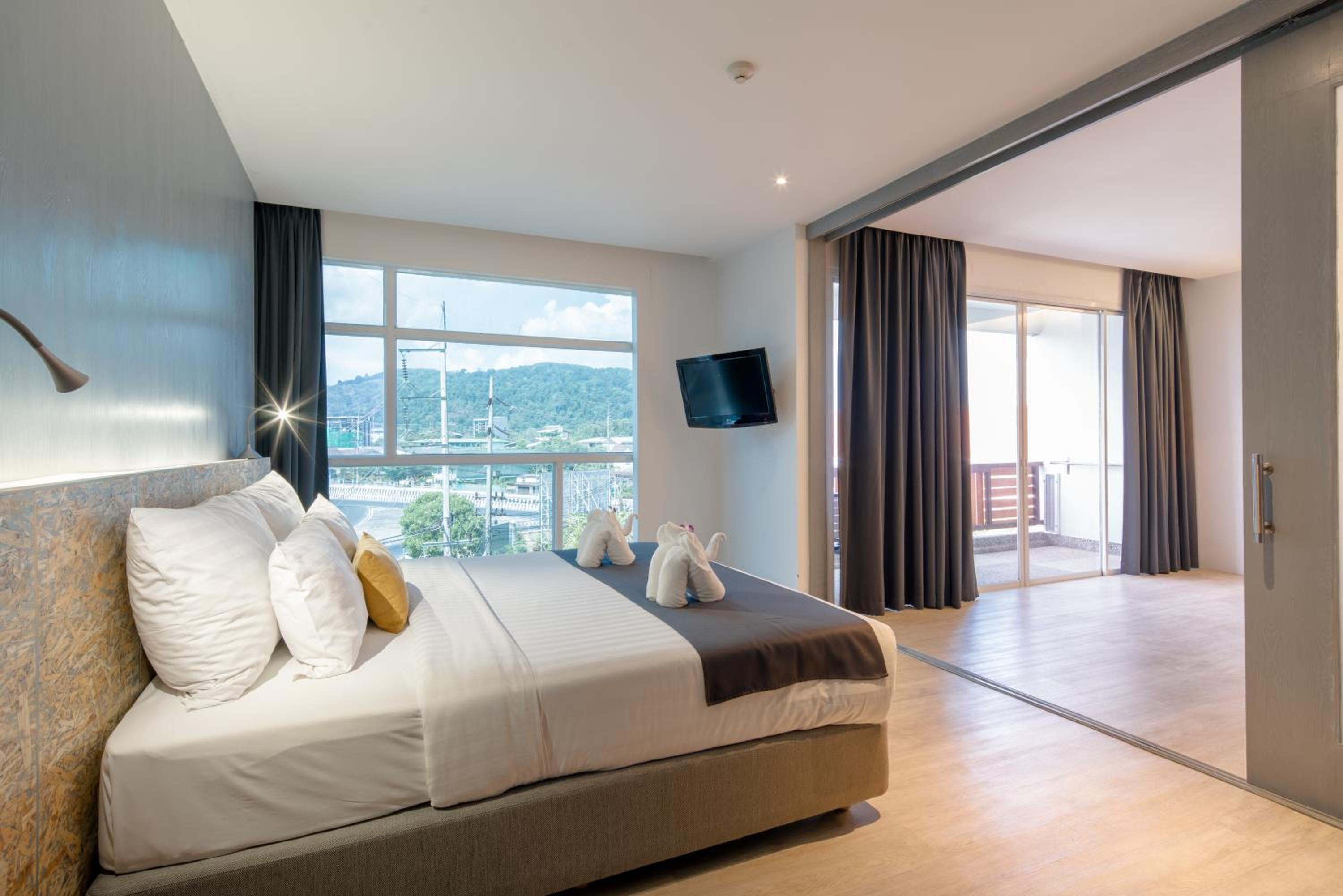 Dara, Suite, King Bed