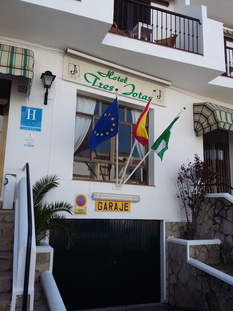Tres Jotas 3/25