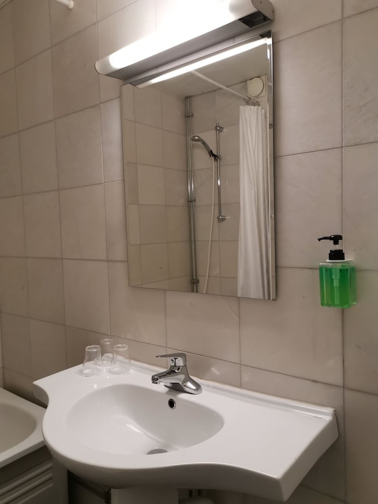 ROOM, TRIPLE
