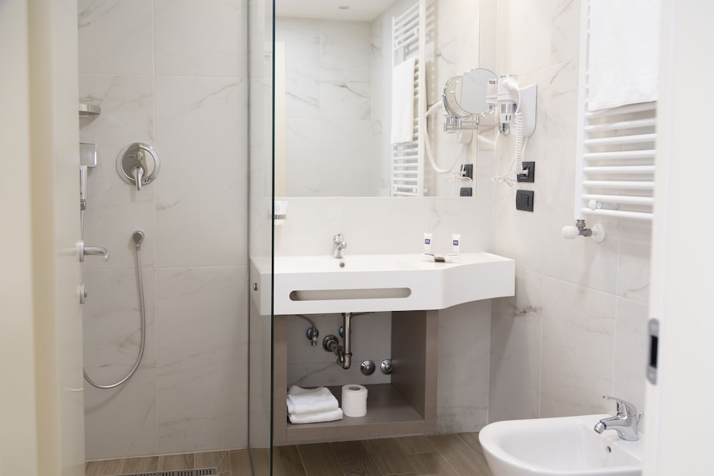 Jr Hotels Bocconi Milano 56/60