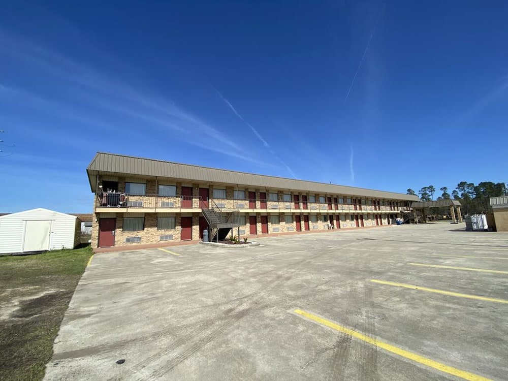 Rodeway Inn Baxley, GA 74/86