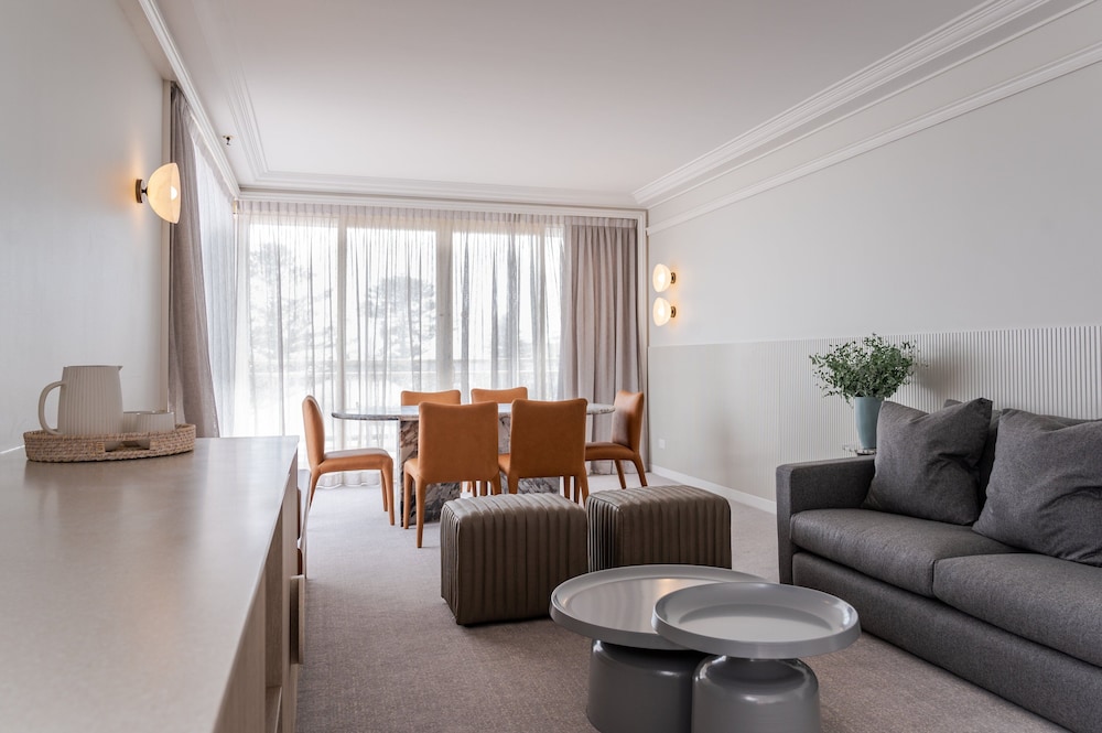Crowne Plaza Terrigal 49/75