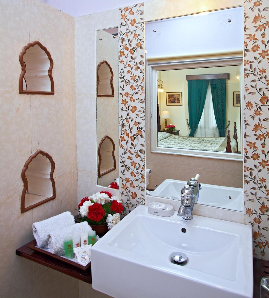 Mandawa Haveli 19/70