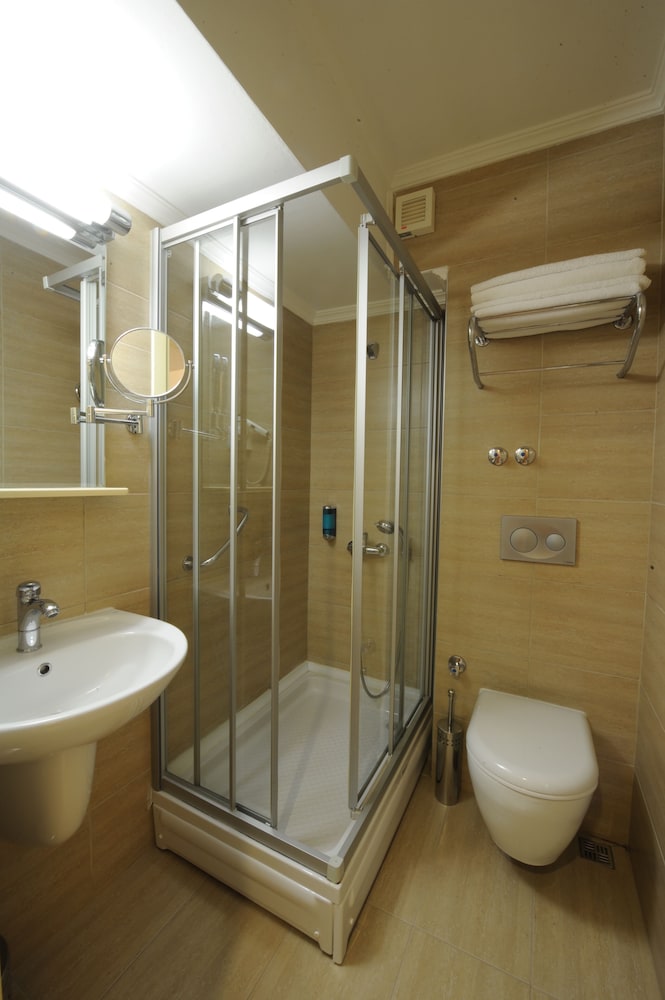 KARDES HOTEL 68/68