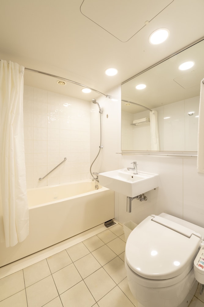 Hollywood, Compact, Twin Beds