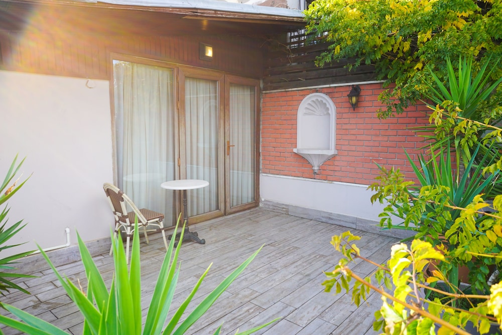 Triada Otel 73/76