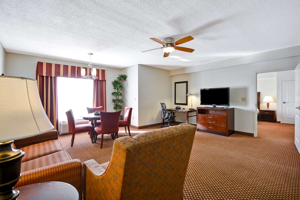 Hilton Garden Inn Tampa Riverview Brandon 36/53