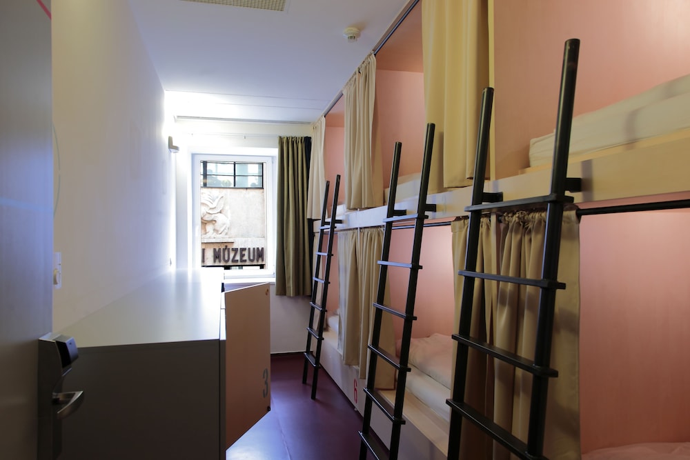 Maverick City Lodge Hostel 39/60