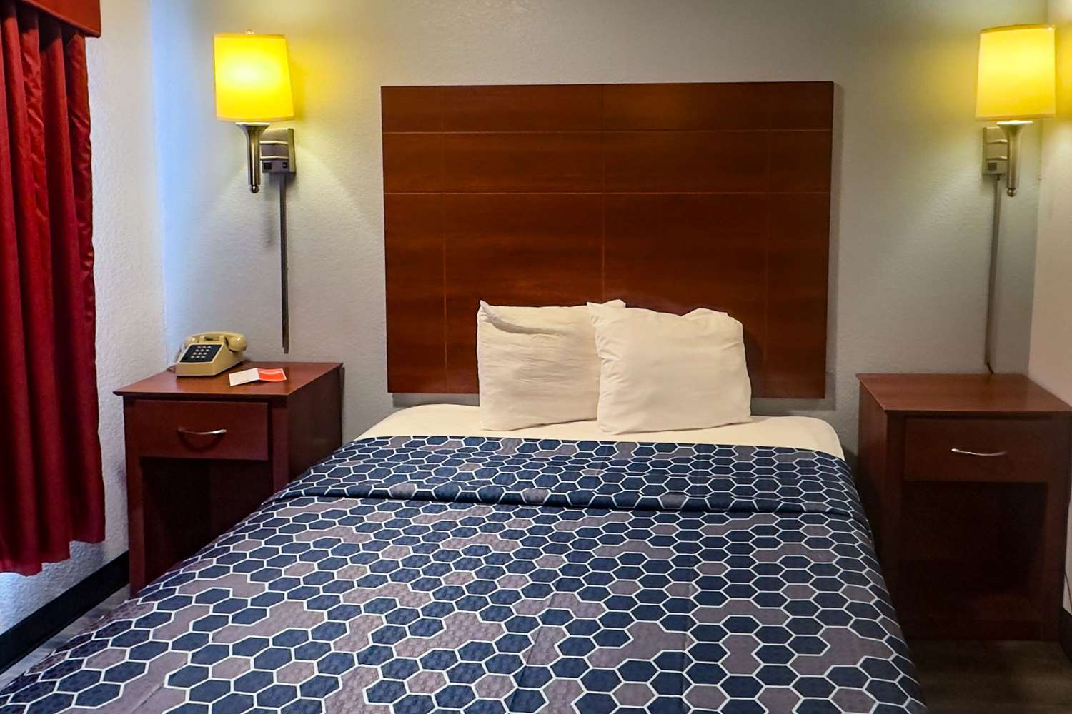 Econo Lodge Tucumcari Route 66 17/27
