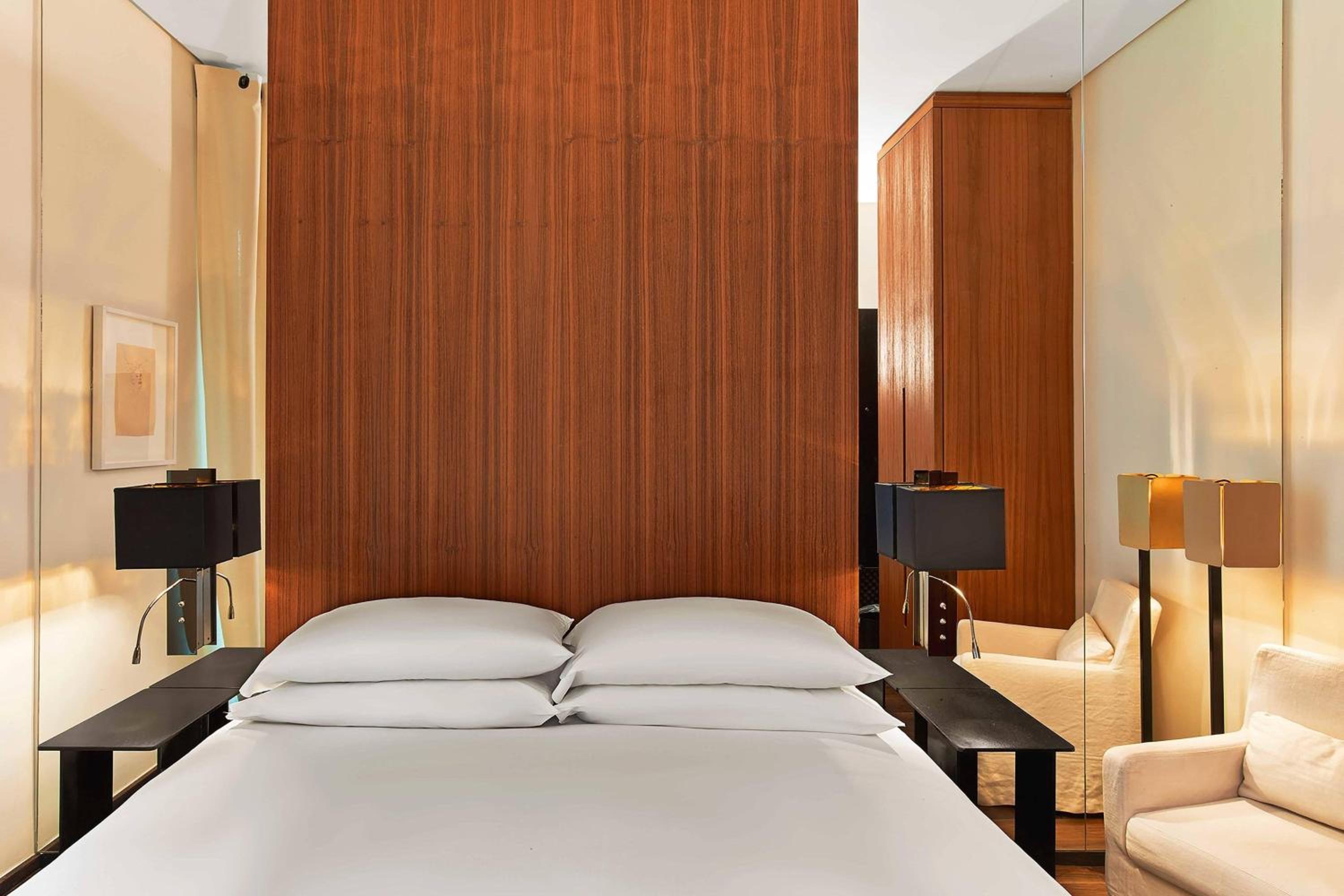 Room at Le Metropolitan Paris Tour Eiffel, a Tribute Portfolio Hotel, PARIS